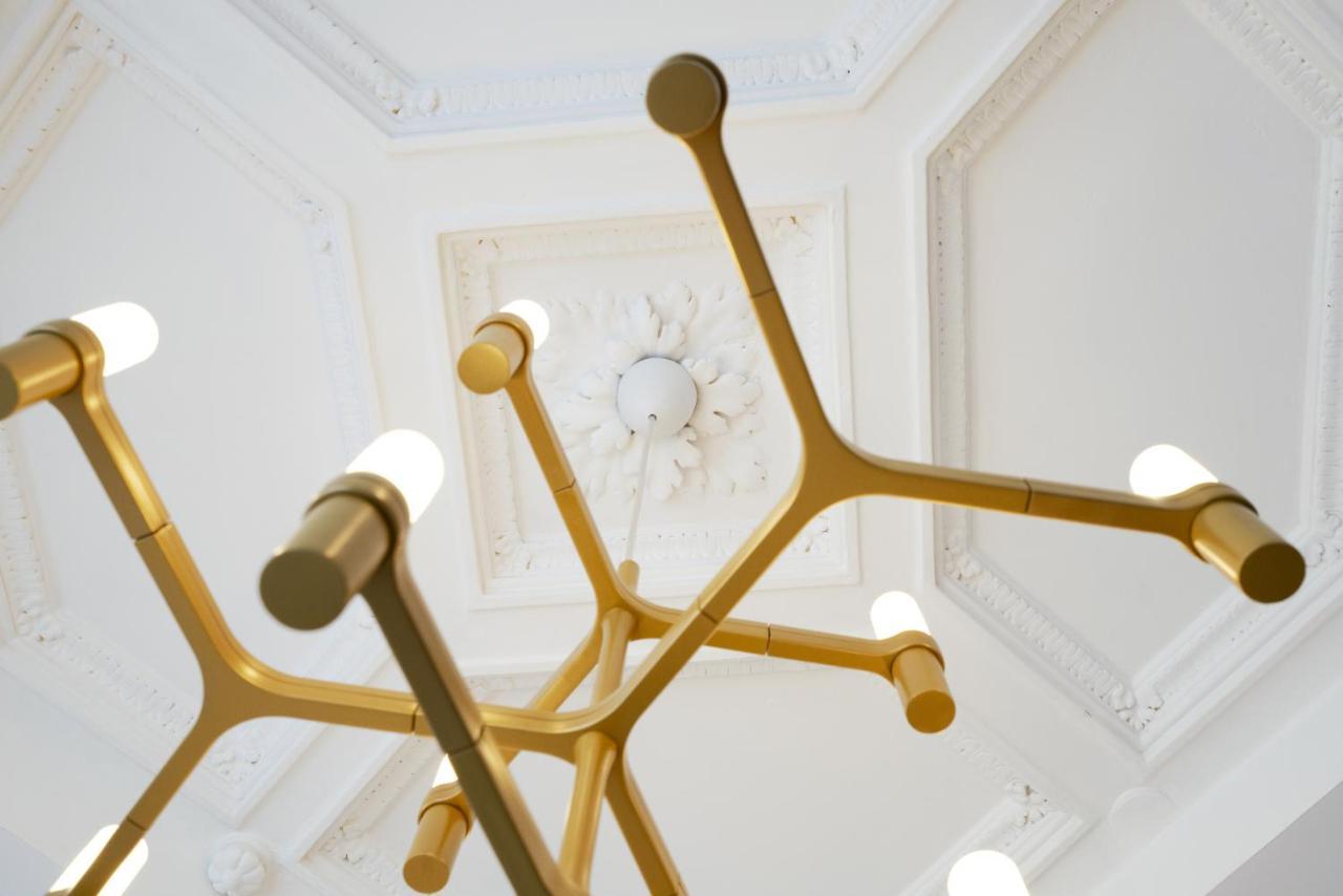Vestay Montaigne Париж Экстерьер фото