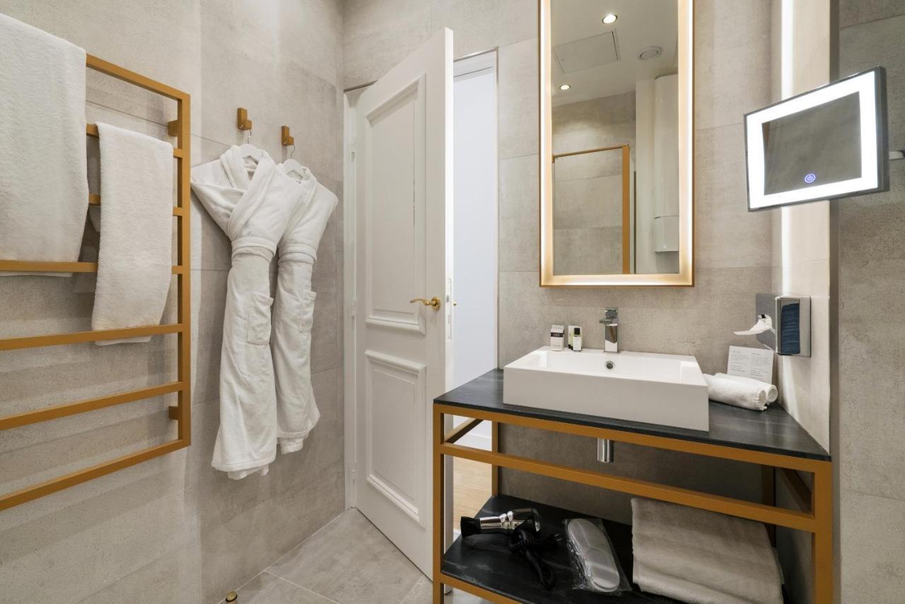 Vestay Montaigne Париж Экстерьер фото